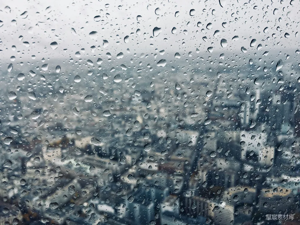 玻璃面板上的水汽
