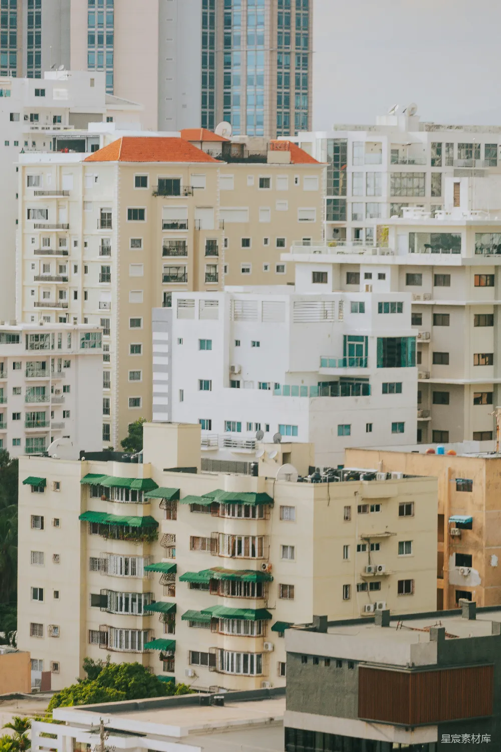 一座高楼林立的城市景象