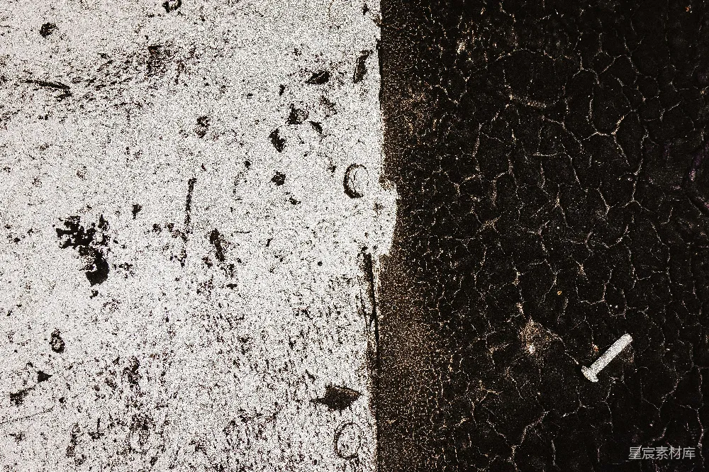 高清摄影 壁纸 一张黑白照片，显示了一条街道。