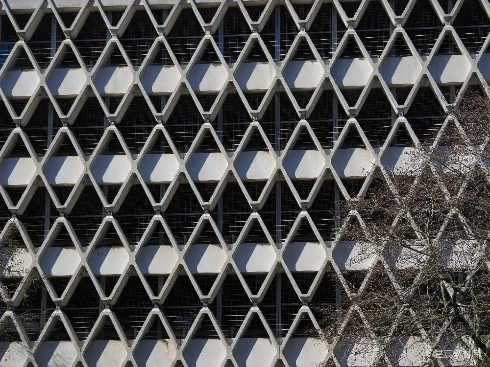 建筑立面上的钻石图案几何形状