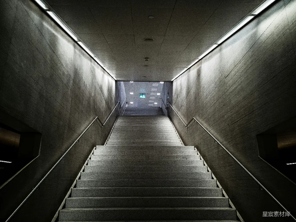 高清摄影  一段通向建筑物的楼梯