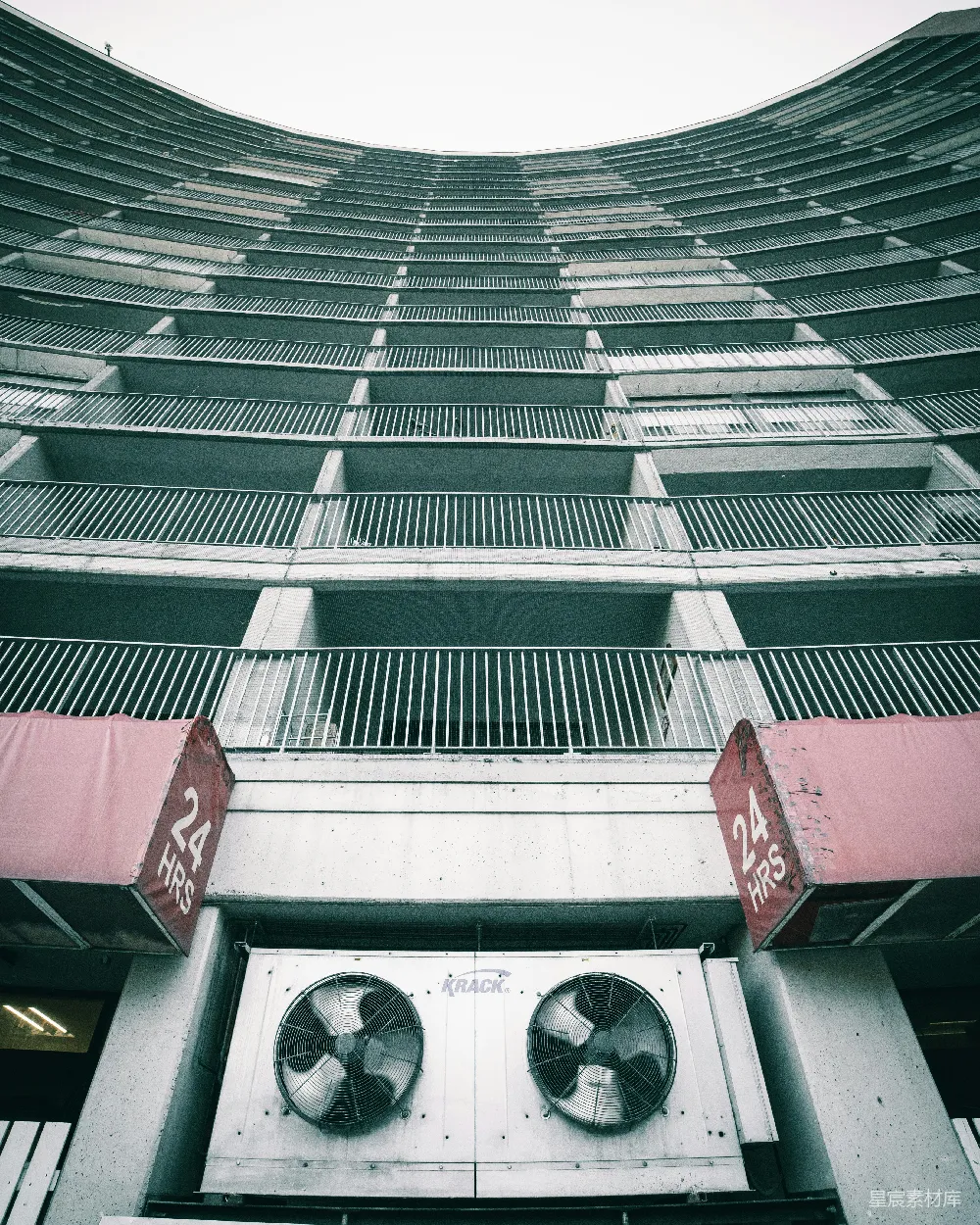 高清摄影  低角度拍摄的混凝土建筑