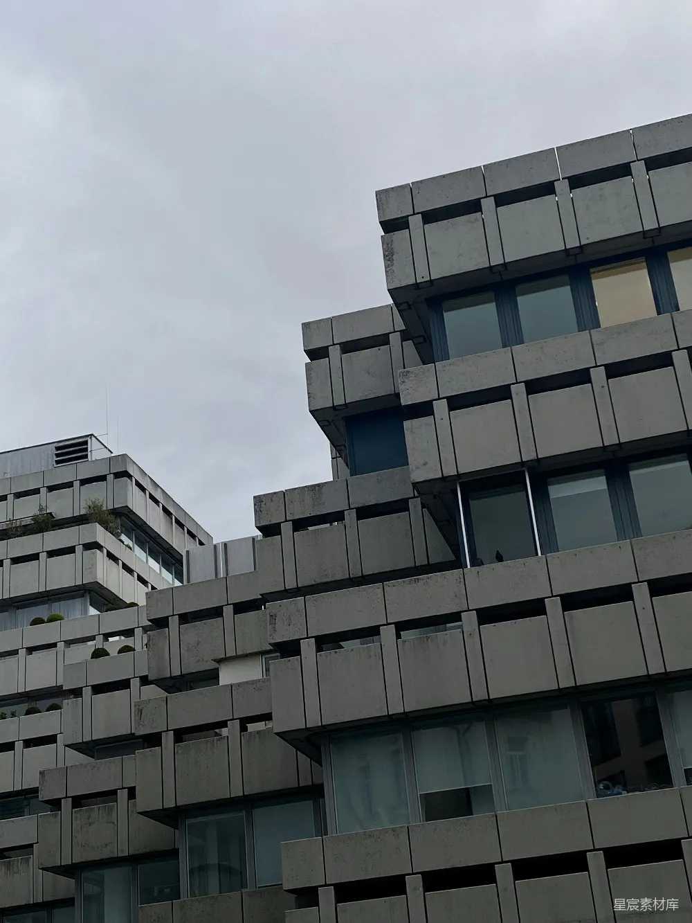 高清摄影  一座带有钟表的大型建筑