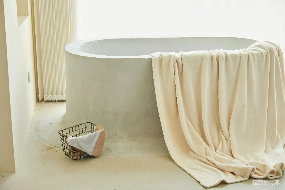 高清摄影  白色浴缸和白色毛巾