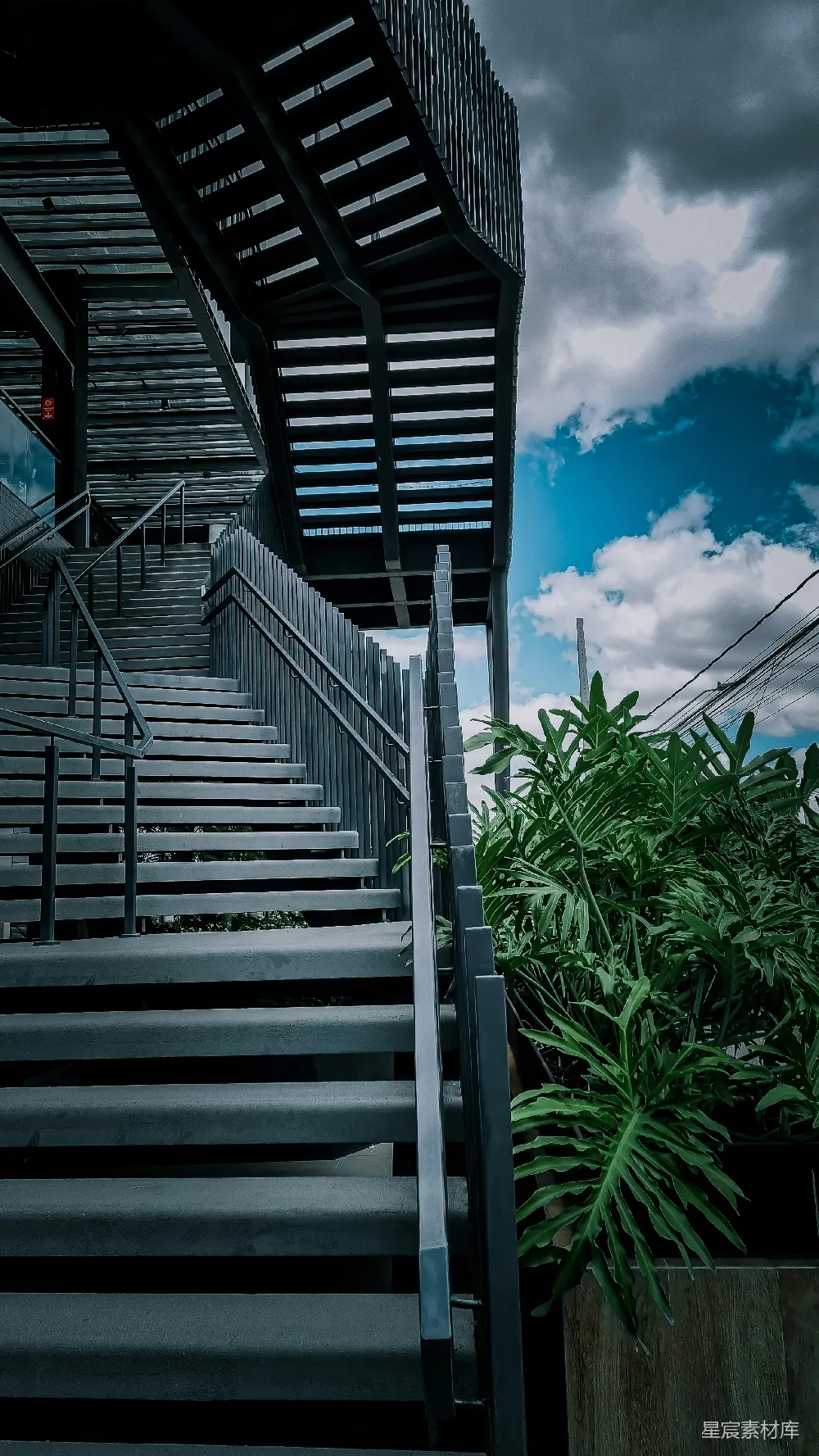 高清摄影  一条通往建筑物的楼梯