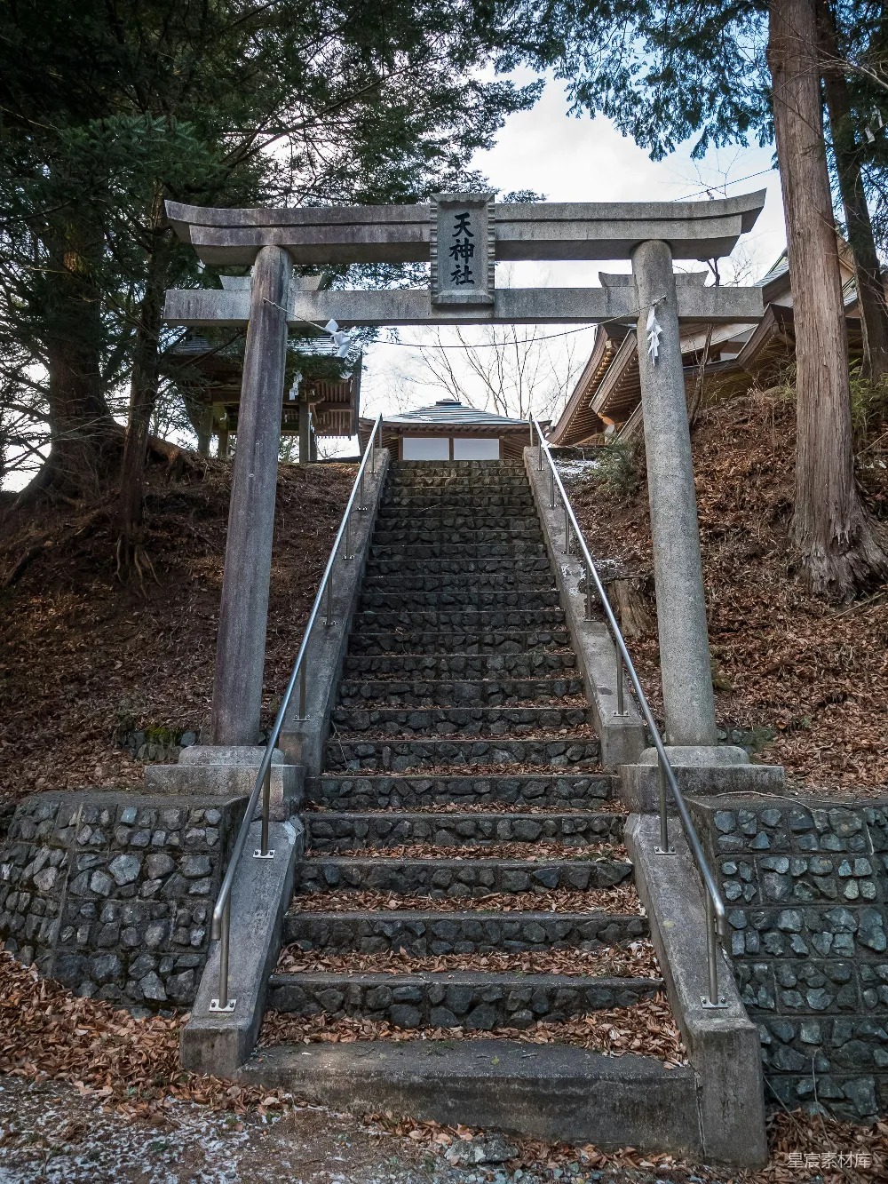 高清摄影  通往神社的一组台阶