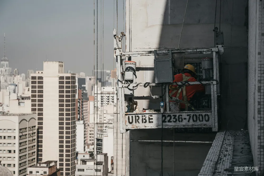 高清摄影  男人在建造建筑