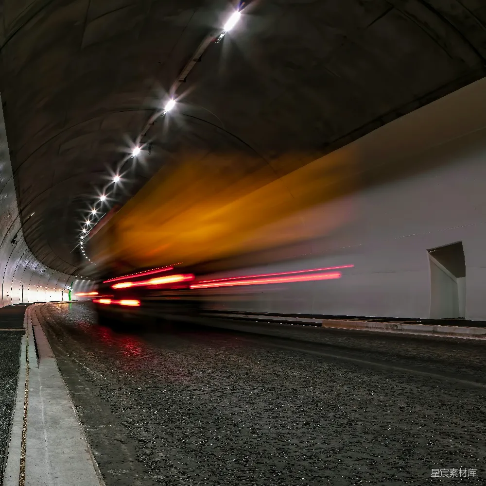 高清摄影  夜间道路上行驶车辆的延时摄影