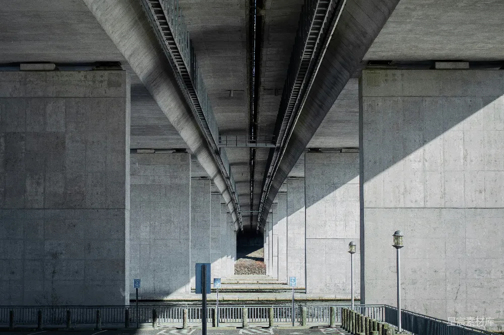 空荡的火车轨道