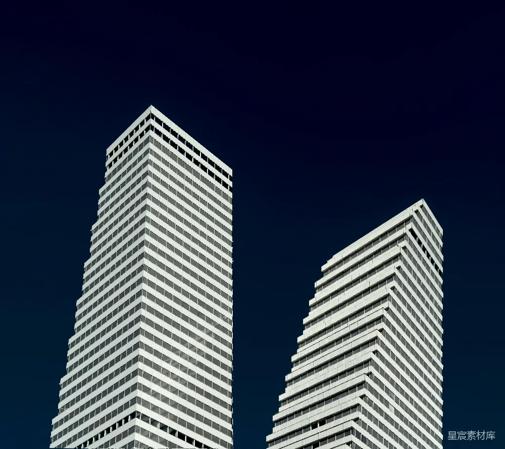 高清摄影  一座高大的钟楼，钟楼建在建筑物的一侧。