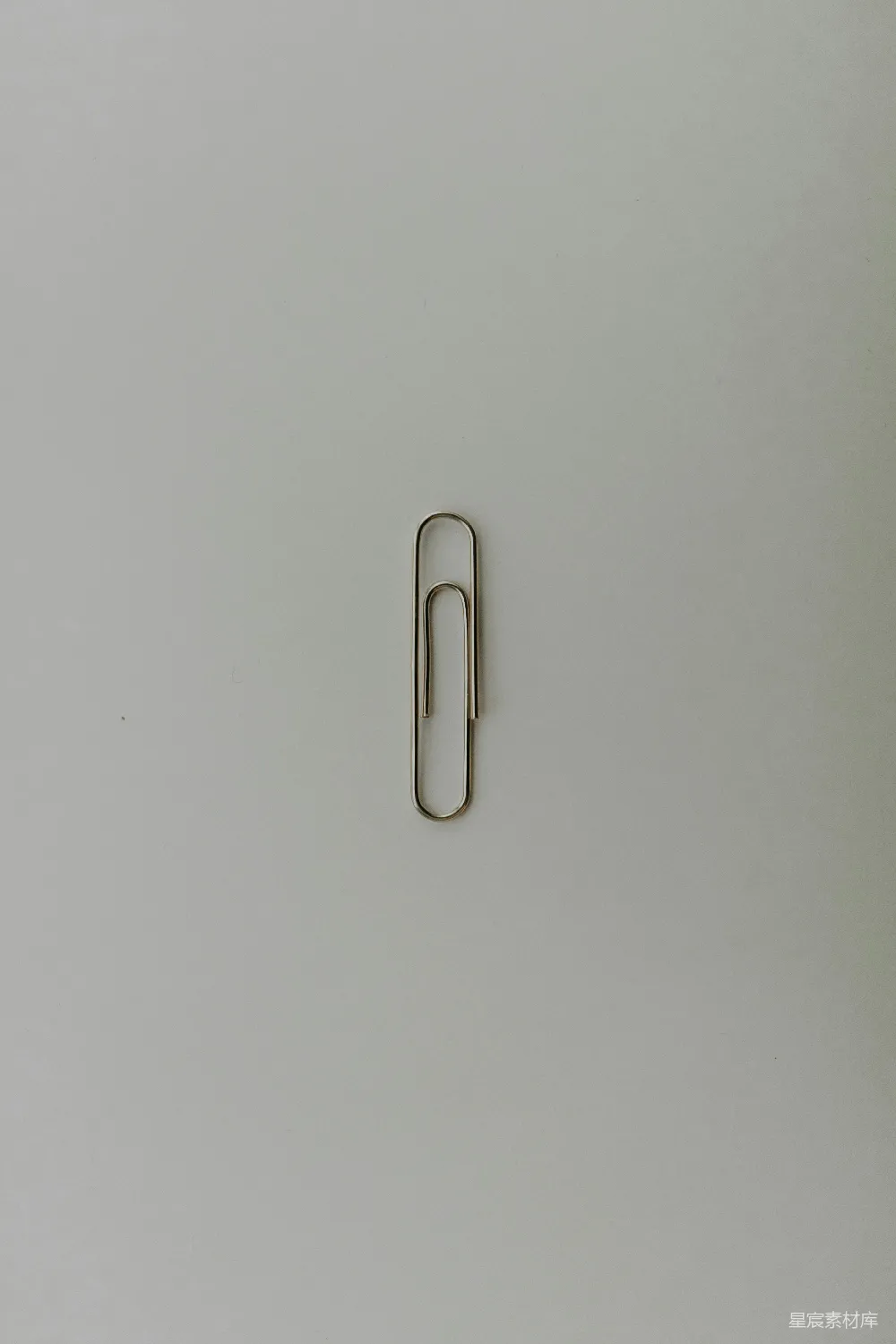 高清摄影  灰色回形针