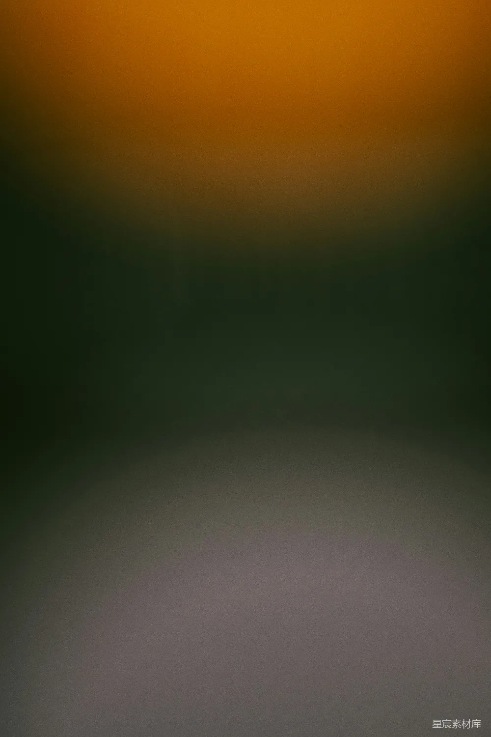 橙绿灰渐变的效果。