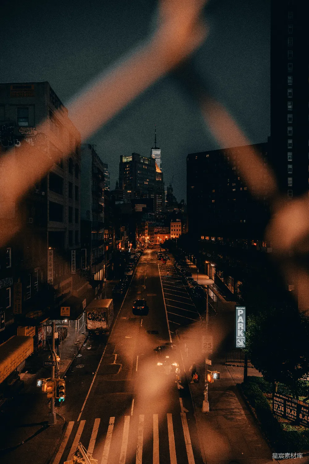 夜晚的城市街道