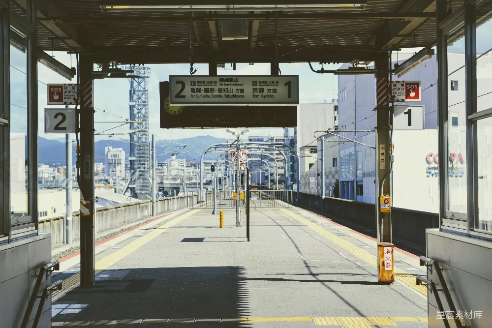 高清摄影  空无一人的日本火车站站台