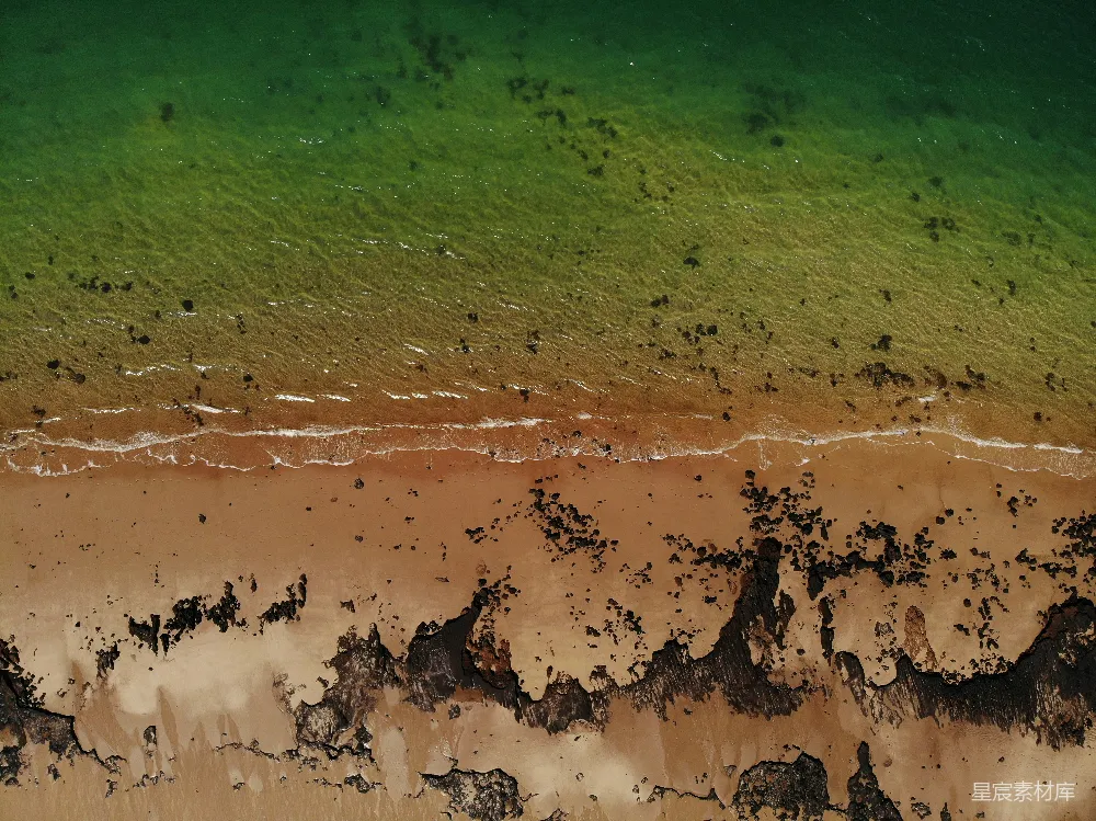 海洋波浪的 aerial 视角