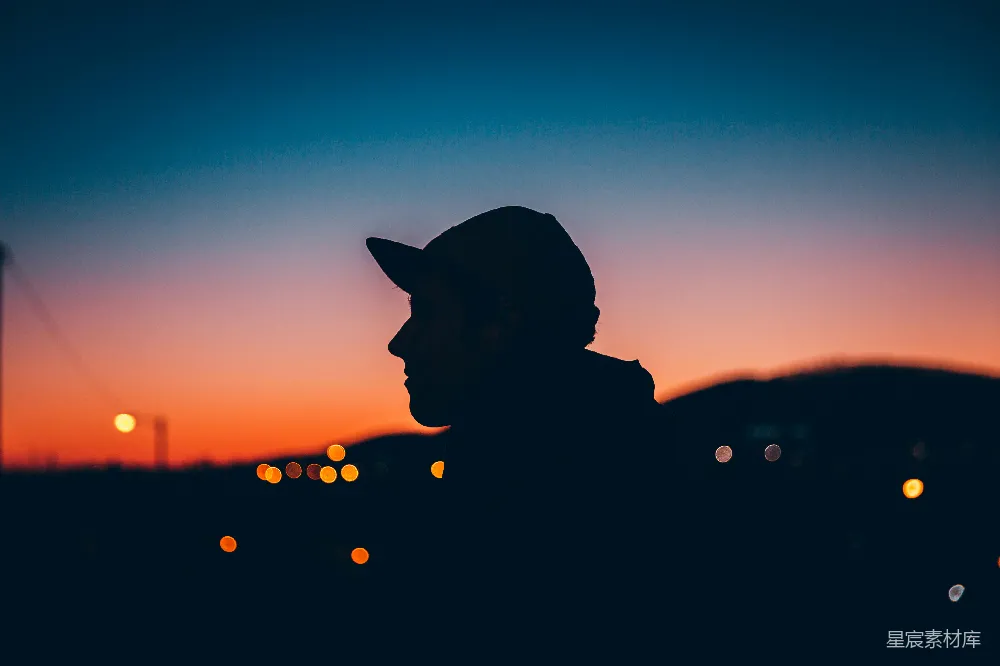山边的女人 silhouette照片
