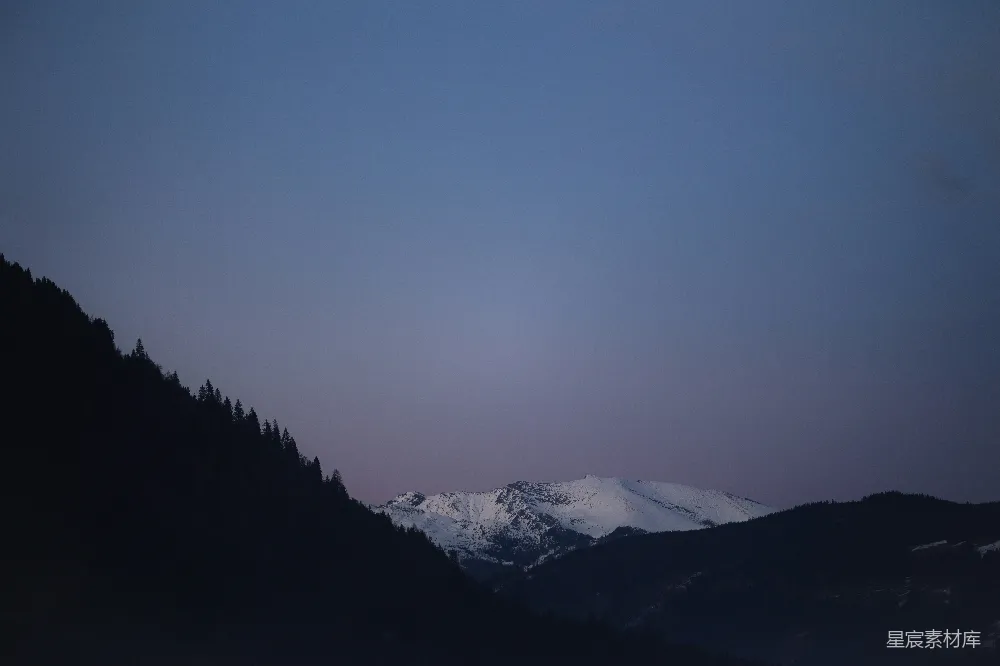 高清摄影 旅行 壁纸 自然 黄昏时分，远处的雪山景色