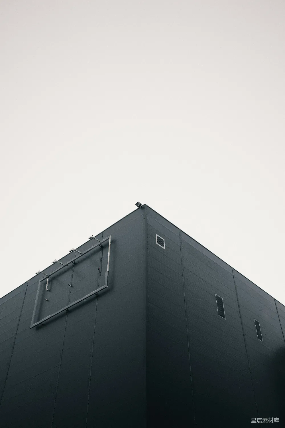 高清摄影  一个带有太阳能电池板的建筑