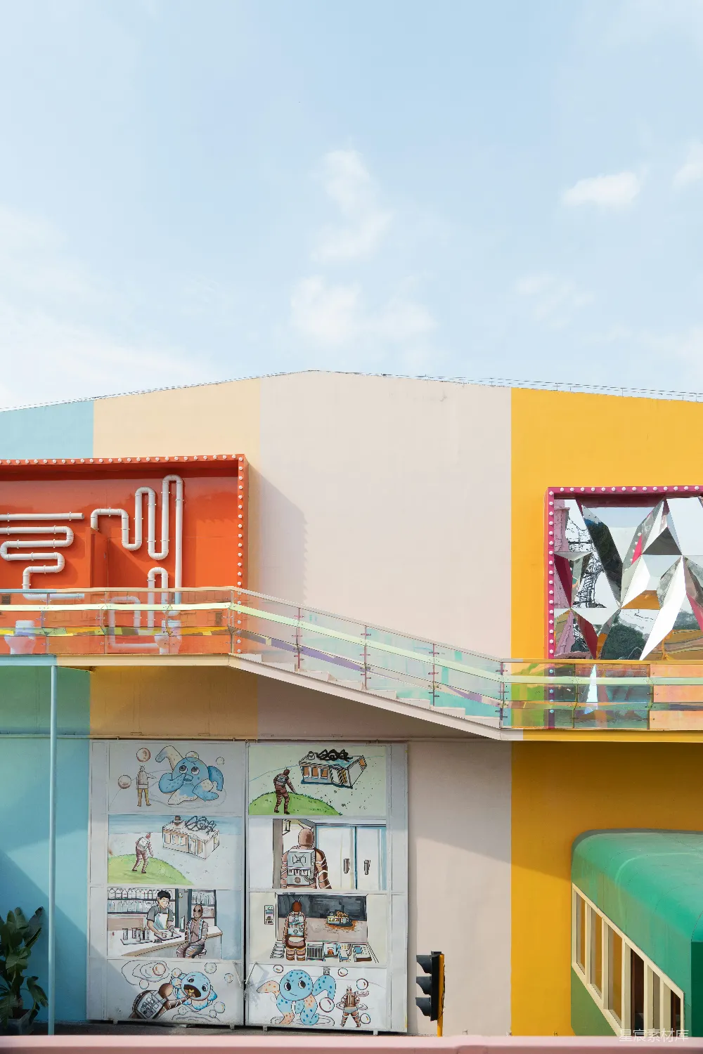 高清摄影  蓝天下的黄色和红色混凝土建筑