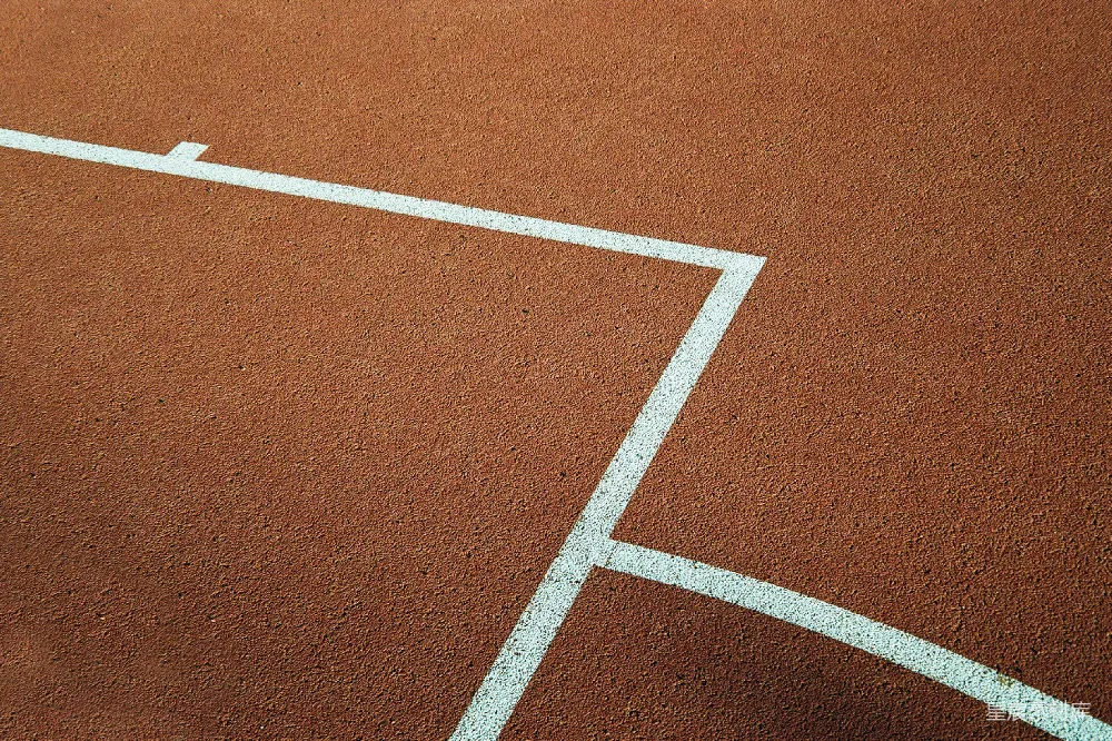 高清摄影 春天 实验性 壁纸 电影 一个画有白色线条的网球场