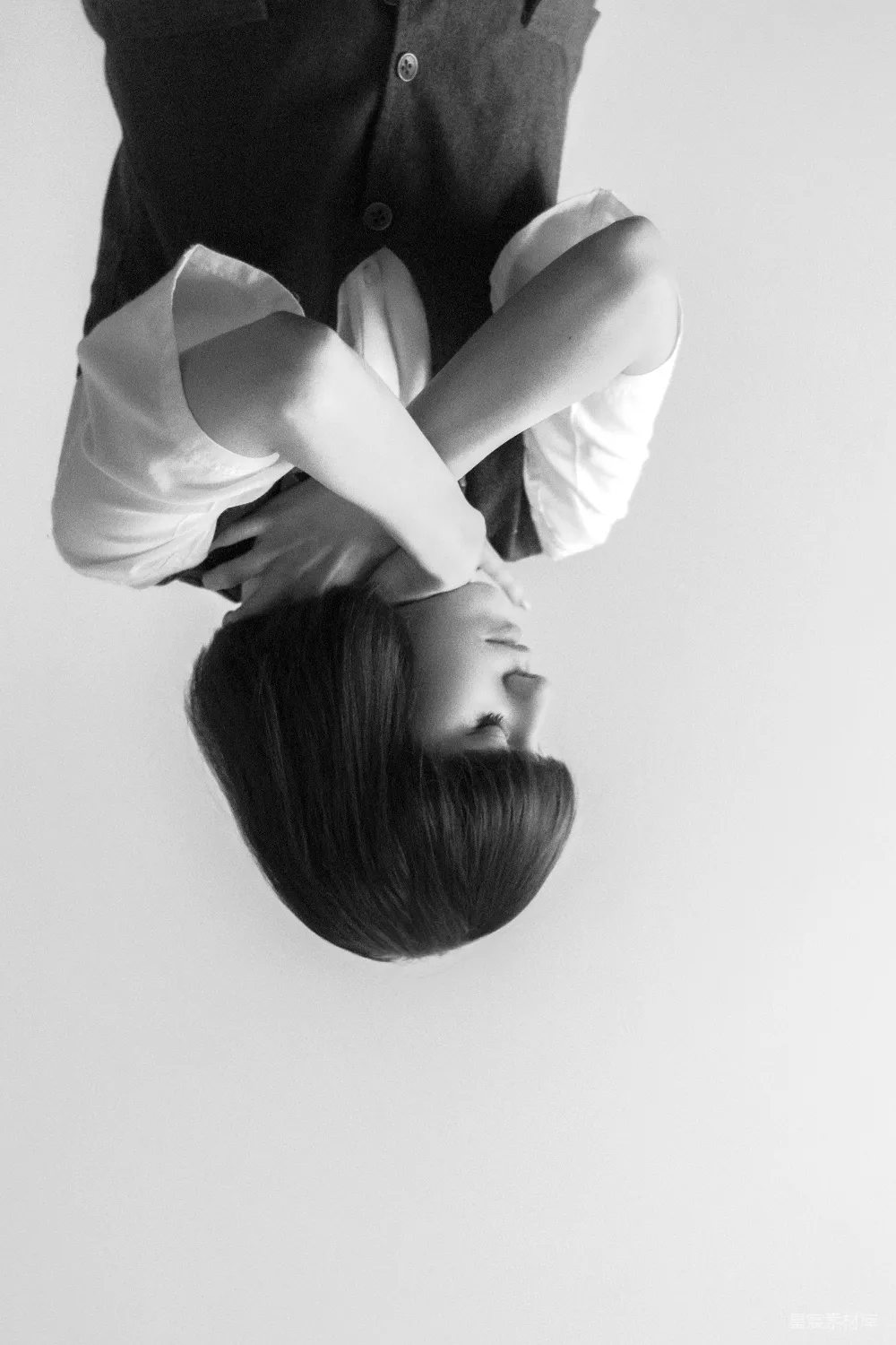 高清摄影  穿着白色长袖衬衫的女子