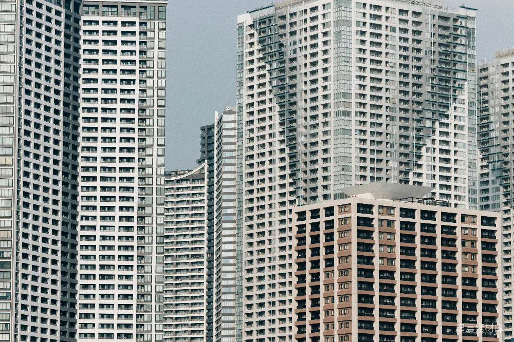 现代城市中的高层公寓建筑。