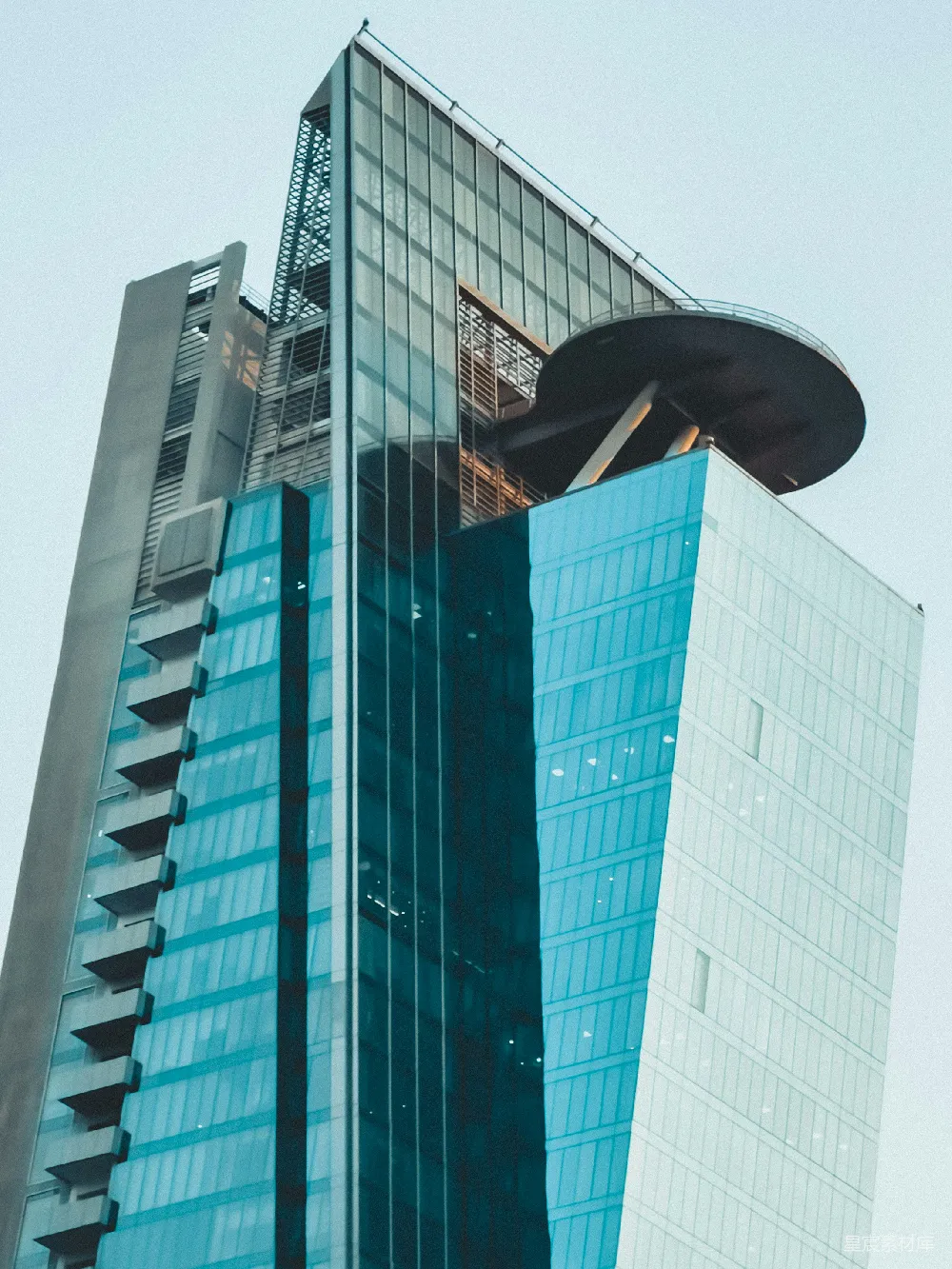 低角度拍摄的一栋建筑