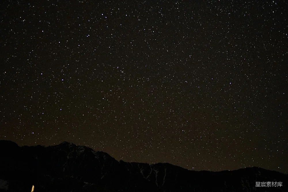 夜空中闪烁的星辰
