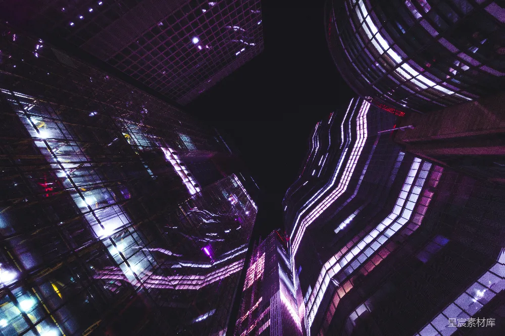 夜晚的城市灯光璀璨