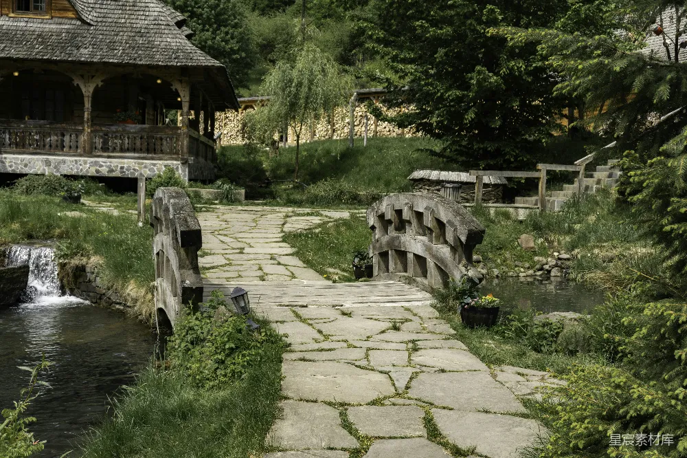 一条通往木屋的石板小路