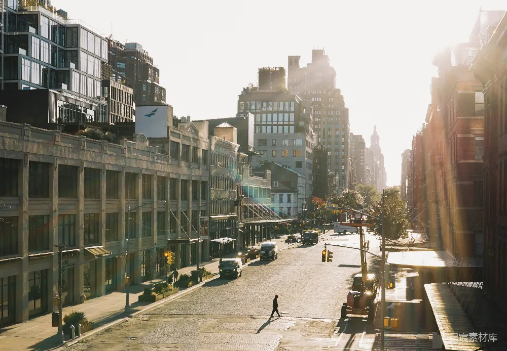 灰褐色的建筑和城市晨景中的公路landscape