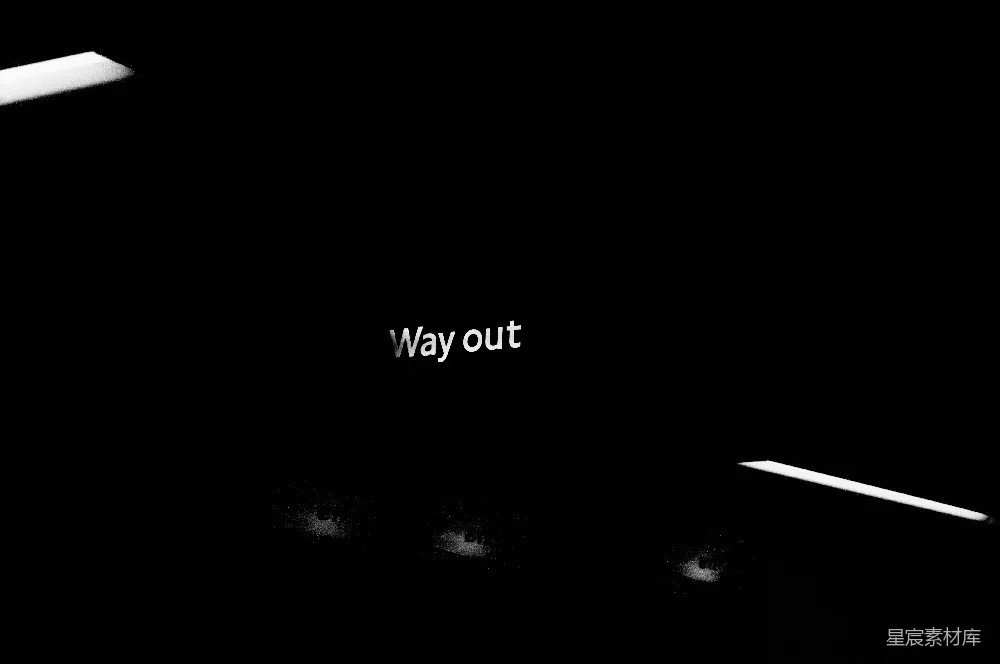 高清摄影 电影 白底黑字的“WIDE OUT”文本。