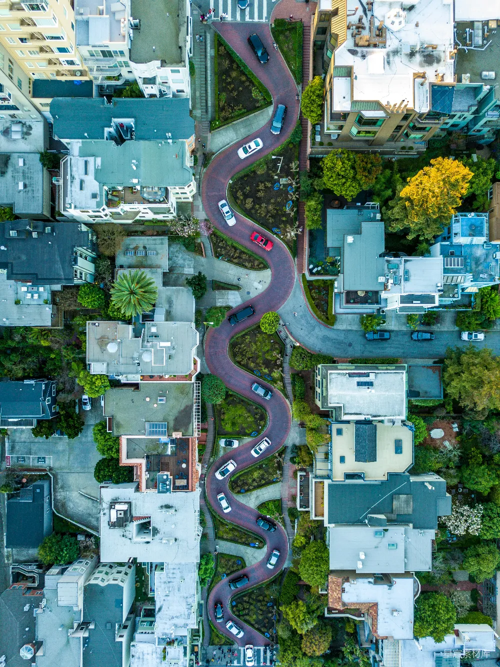 高清摄影 壁纸 白天的弯曲道路