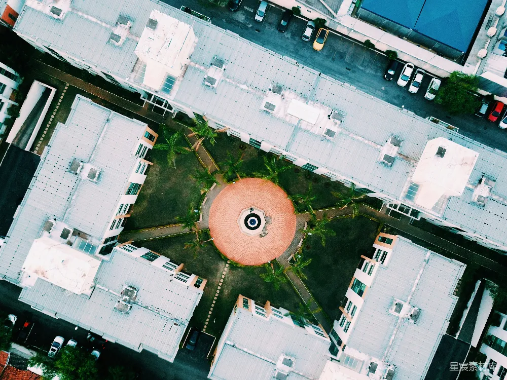 高清摄影  高架摄影：被高层建筑包围的庭院