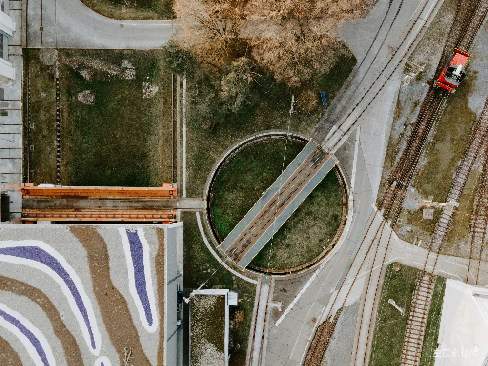 高清摄影  白天的空中俯瞰车辆行驶在道路上的场景