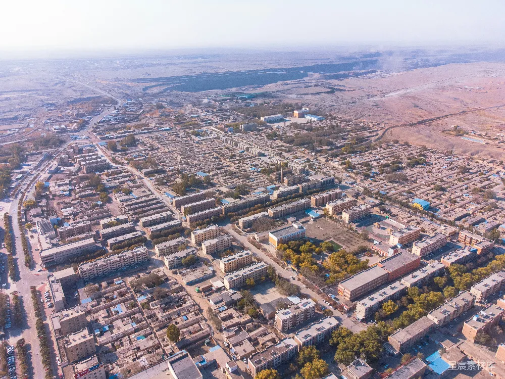 高清摄影  一座城市鸟瞰图，有许多建筑物。