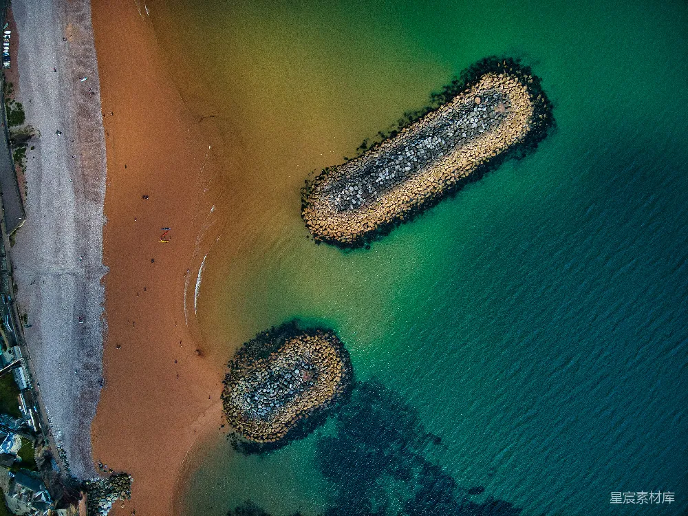 高清摄影  白天海滩的空中俯瞰图