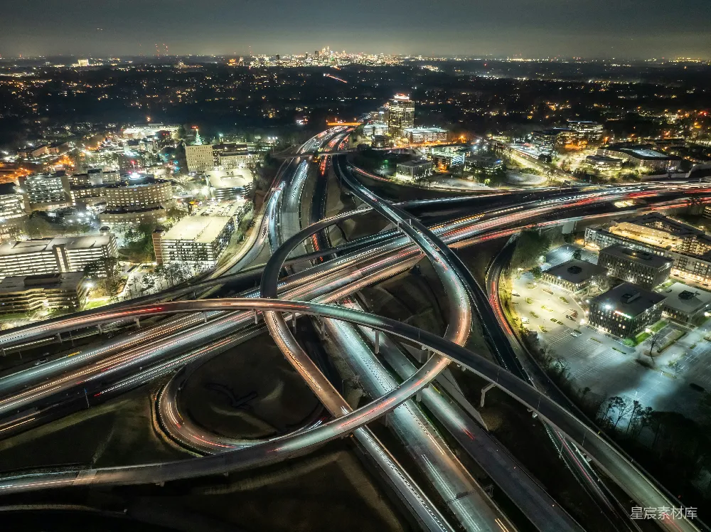 高清摄影  夜间航拍高速公路交汇处的景象
