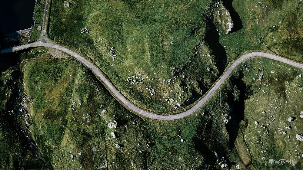 高清摄影  白天的灰色螺旋道路航拍