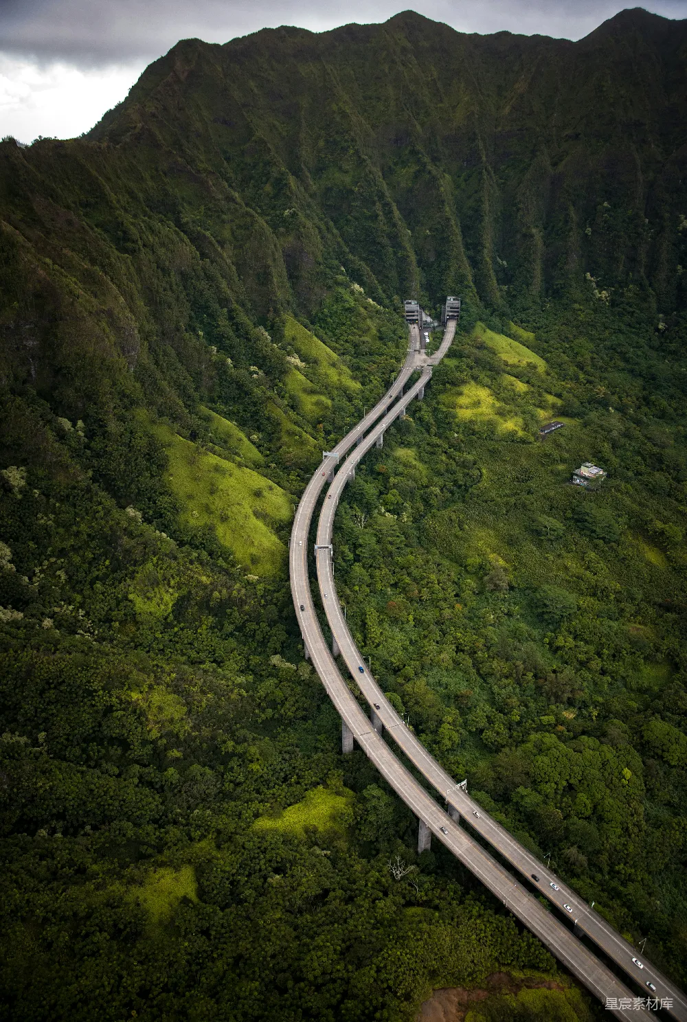 高清摄影 旅行 通往山地的公路