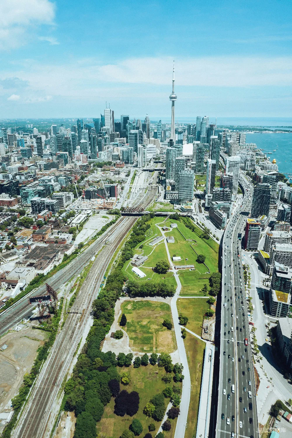 高清摄影  白天城市建筑的空中俯瞰图