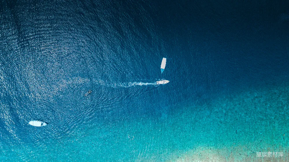 高清摄影  白天的海上船只航拍图