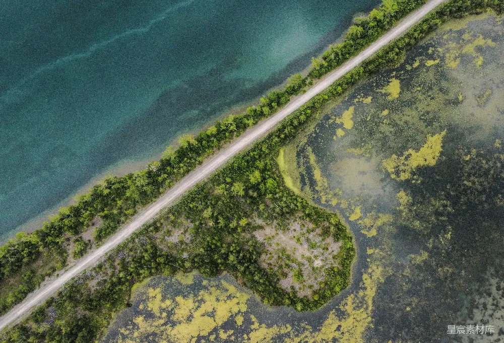 高清摄影 壁纸 自然 旅行 水边的公路俯瞰图