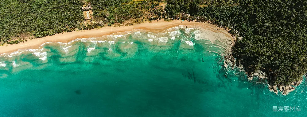 高清摄影 壁纸 旅行 美丽的海岸线航拍图。