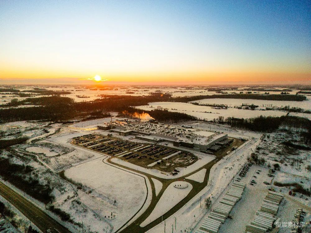 高清摄影  雪景中的工业建筑俯瞰图