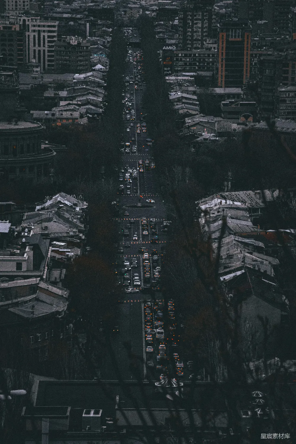 高清摄影 壁纸 一个城市的空中俯瞰图，可以看到许多高楼大厦。