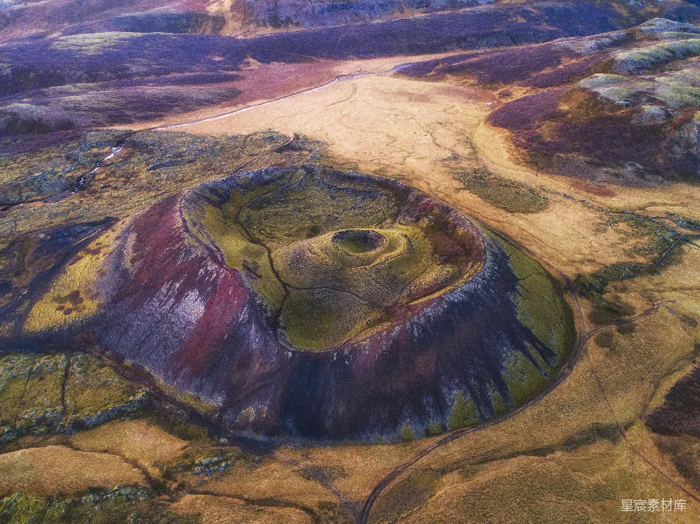 高清摄影  白天的火山俯瞰图