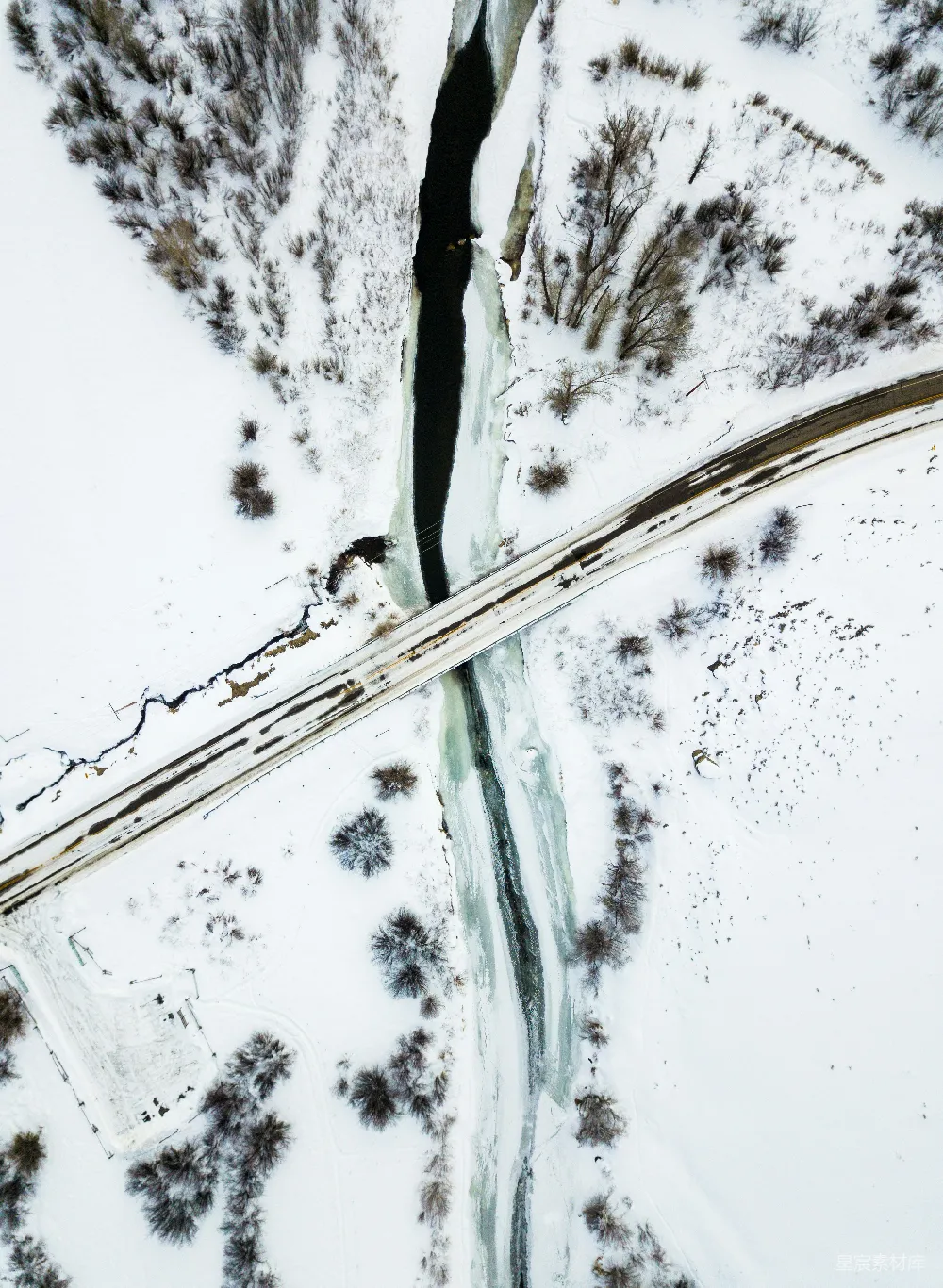 高清摄影  覆盖雪的表面航拍