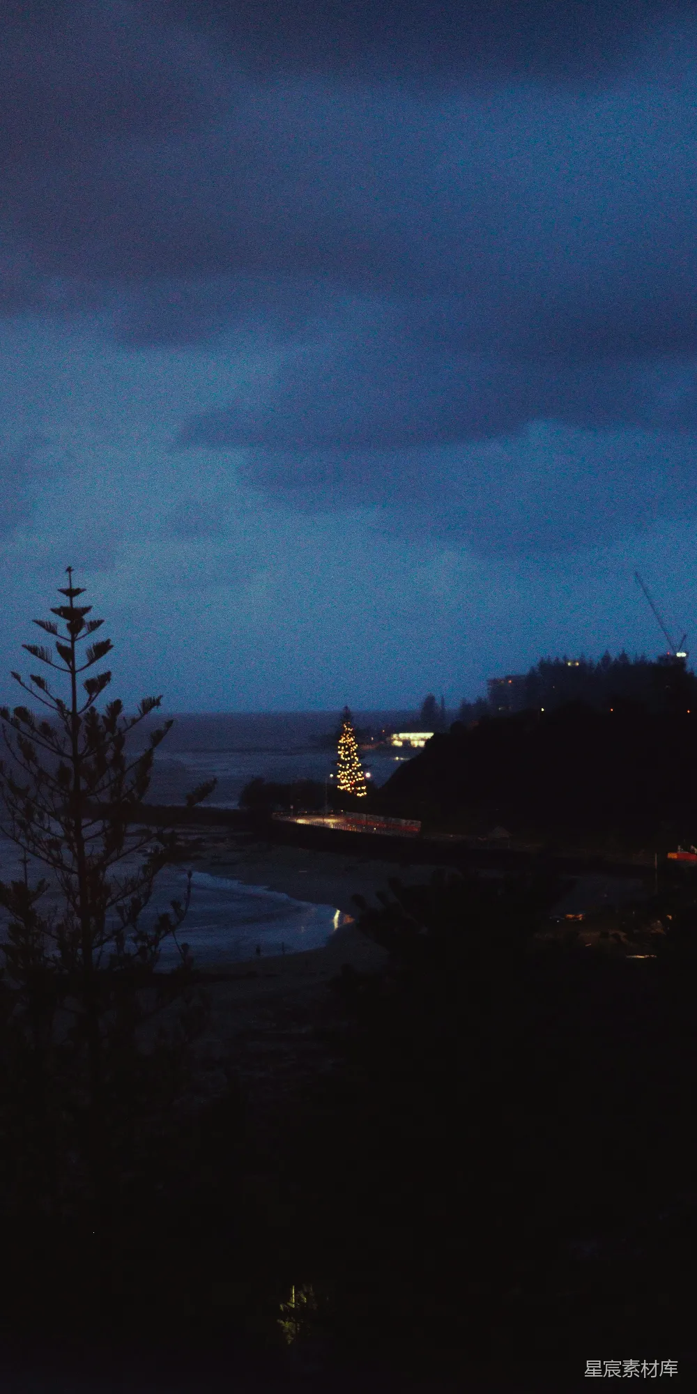 高清摄影  夜晚从山上眺望大海的景色