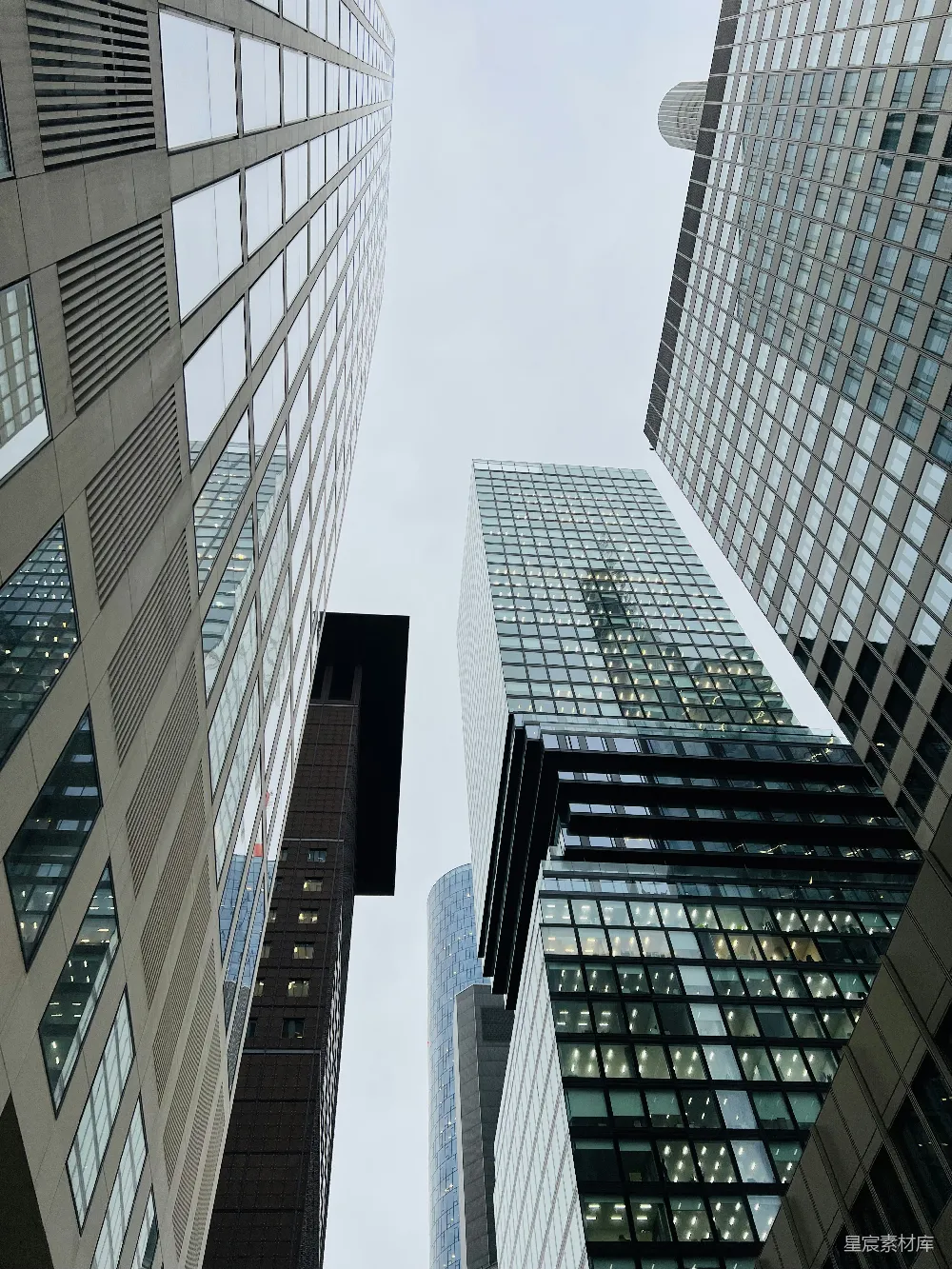 高清摄影  仰望城市中的高楼大厦